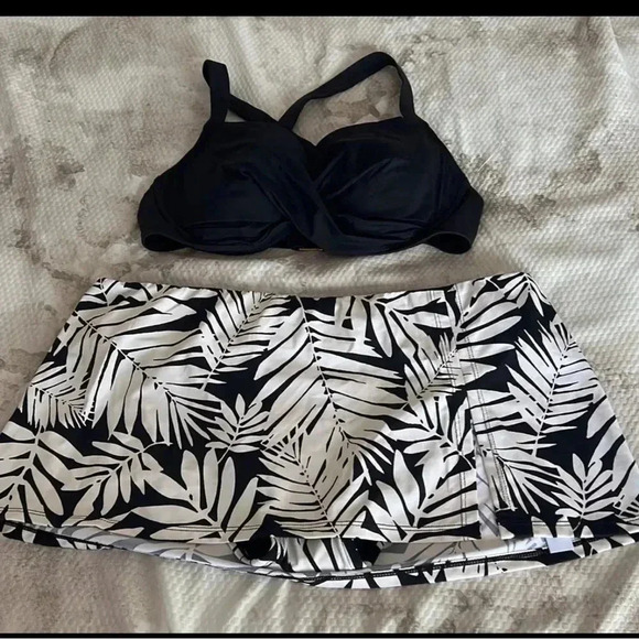 Bleu Rod Beattie Kore Underwire Cross Back Size 34D and Skirted Bottom Size 10 - Picture 8 of 11